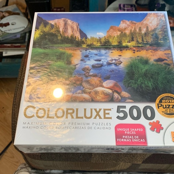 Yellowstone Colorluxe 500 Piece Puzzle - Picture 1 of 5